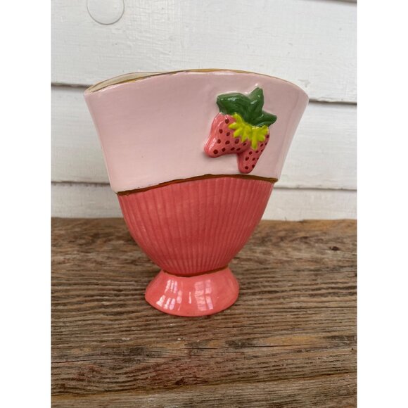 Vintage 1960s Red wing Pottery Fan Vase Strawberry Embellished Retro - Picture 10 of 13